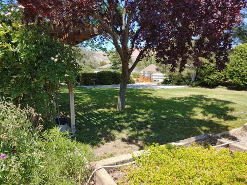 22610 Lake Dr, Tehachapi, CA 93561 photo 1