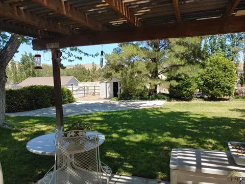 22610 Lake Dr, Tehachapi, CA 93561 photo 10