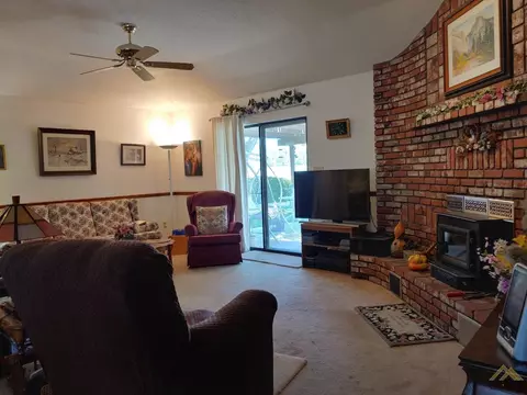 22610 Lake Dr, Tehachapi, CA 93561 photo 22
