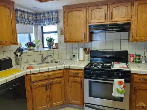 22610 Lake Dr, Tehachapi, CA 93561 photo 17