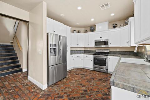 1301 Fair Oak Dr, Tehachapi, CA 93561 photo 18