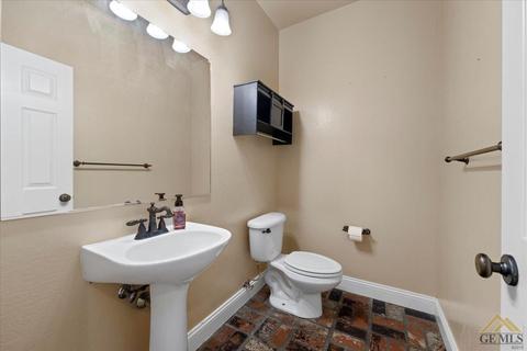 1301 Fair Oak Dr, Tehachapi, CA 93561 photo 32