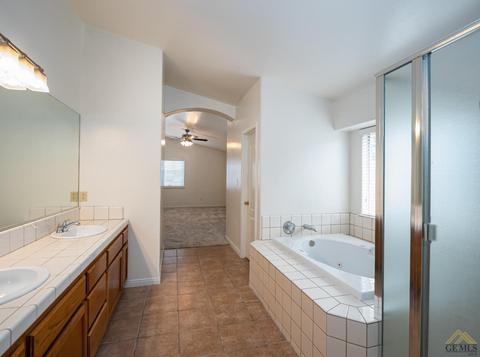 10402 Olympia Fields Dr, Bakersfield, CA 93312 photo 19