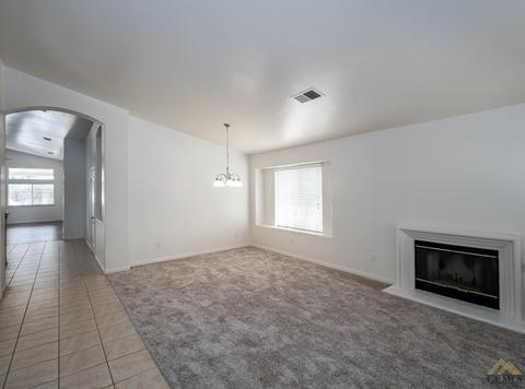 10402 Olympia Fields Dr, Bakersfield, CA 93312 photo 4
