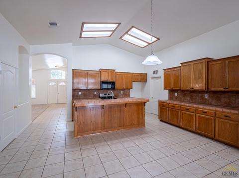 10402 Olympia Fields Dr, Bakersfield, CA 93312 photo 5