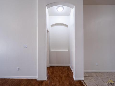 10402 Olympia Fields Dr, Bakersfield, CA 93312 photo 16