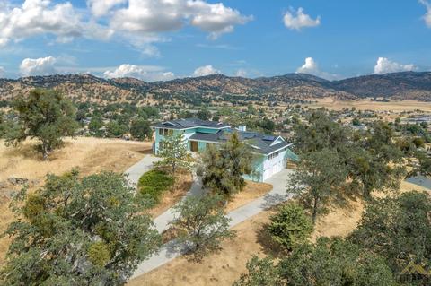27901 Tim Tam Pl, Tehachapi, CA 93561 photo 3