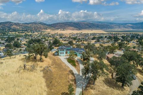 27901 Tim Tam Pl, Tehachapi, CA 93561 photo 2