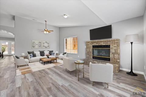 106 Lee St, Taft, CA 93268 photo 4