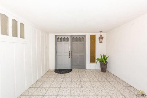 2513 Silver Dr, Bakersfield, CA 93306 photo 3