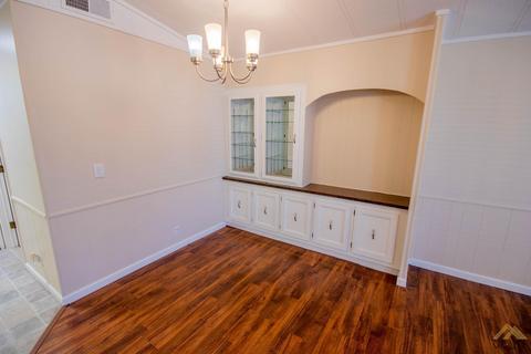 617 45th St, Bakersfield, CA 93301 photo 9