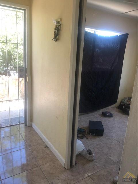 305 B St, Taft, CA 93268 photo 2