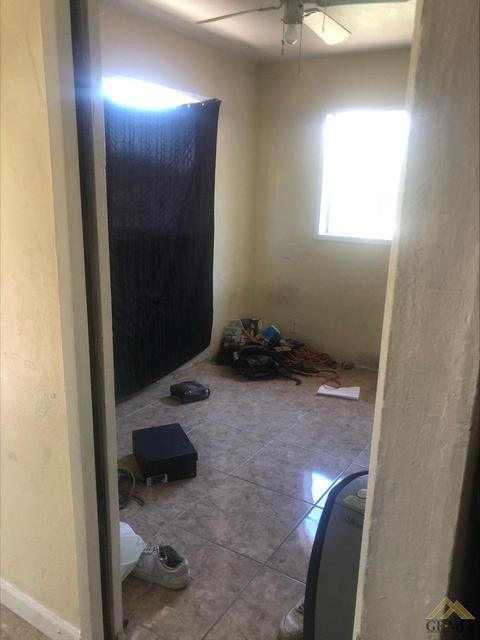 305 B St, Taft, CA 93268 photo 3