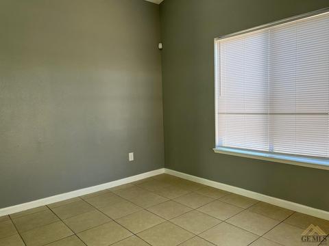 1021 Eubanks Ave, Bakersfield, CA 93307 photo 7