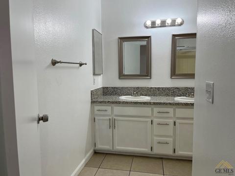 1021 Eubanks Ave, Bakersfield, CA 93307 photo 14