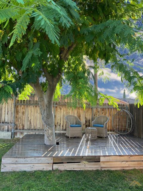 307 Parkview Cir, Taft, CA 93268 photo 2