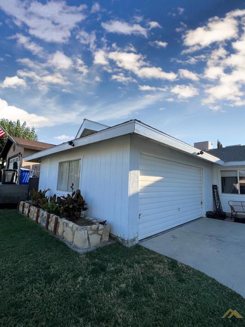 307 Parkview Cir, Taft, CA 93268 photo 8