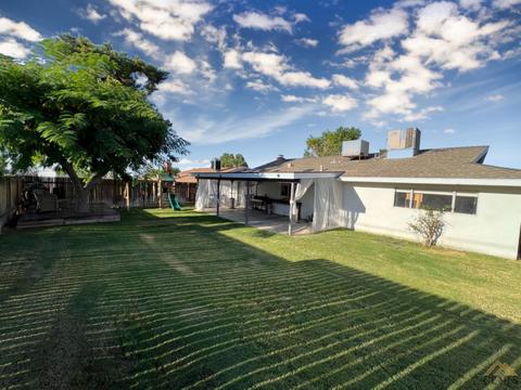 307 Parkview Cir, Taft, CA 93268 photo 4