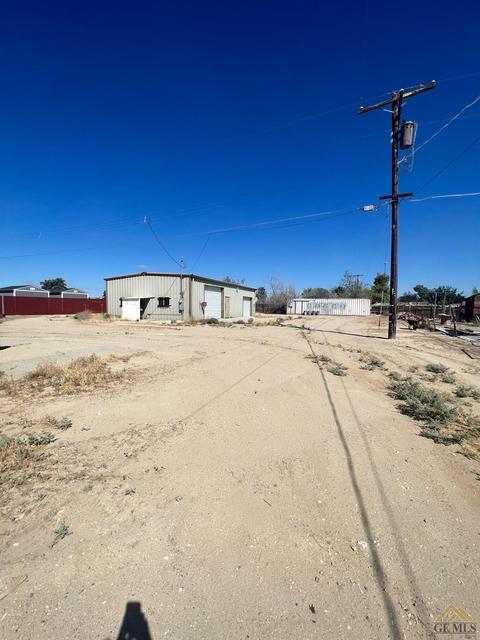 27578 Maple St, Taft, CA 93268 photo 2