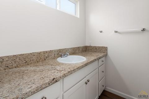 334 Parkview Cir, Taft, CA 93268 photo 18