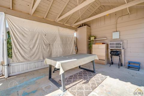 207 E Lucard St, Taft, CA 93268 photo 29