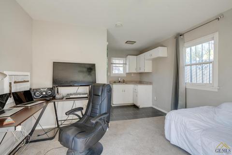 207 E Lucard St, Taft, CA 93268 photo 24
