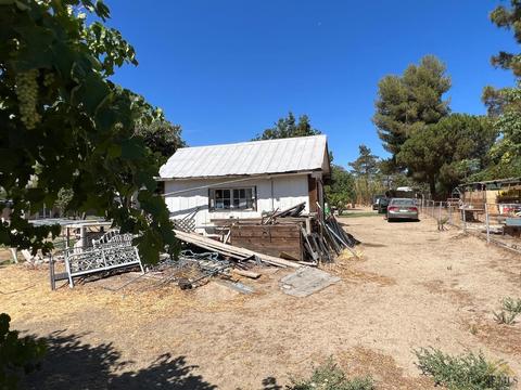 6274 Poplar St, Weldon, CA 93283 photo 17