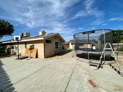 325 Pine Dr, Taft, CA 93268 photo 37