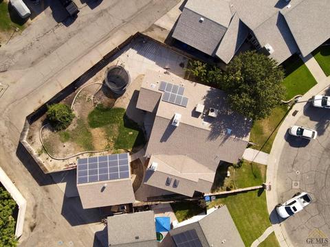 325 Pine Dr, Taft, CA 93268 photo 4