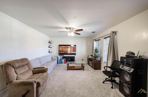492 Ryan Dr, Shafter, CA 93263 photo 3