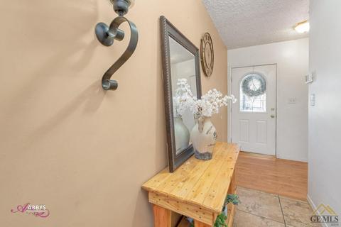 2807 Harmony Dr, Bakersfield, CA 93306 photo 4