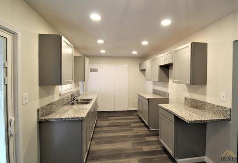 10304 Stobaugh St, Lamont, CA 93241 photo 8