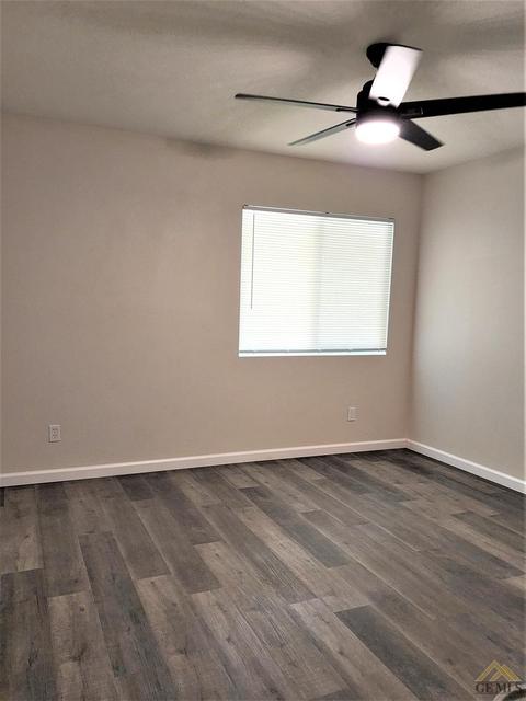 10304 Stobaugh St, Lamont, CA 93241 photo 11