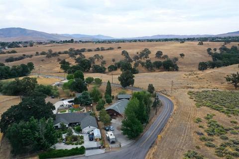 21801 Old Town Rd, Tehachapi, CA 93561 photo 3