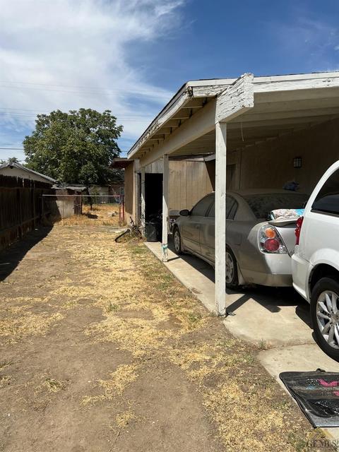 604 Curtis Dr, Bakersfield, CA 93307 photo 6