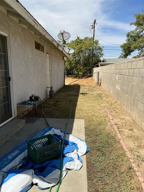 604 Curtis Dr, Bakersfield, CA 93307 photo 7