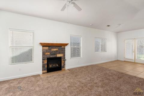 415 Grace Ct, Shafter, CA 93263 photo 5