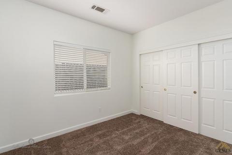 415 Grace Ct, Shafter, CA 93263 photo 12