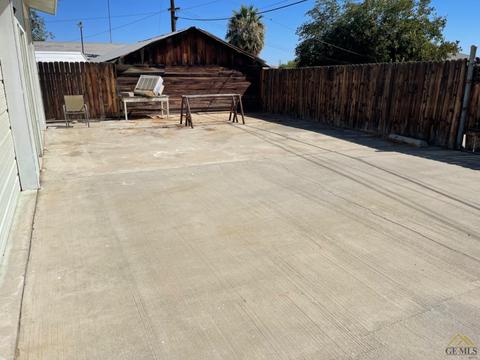 302 Polk St, Taft, CA 93268 photo 24