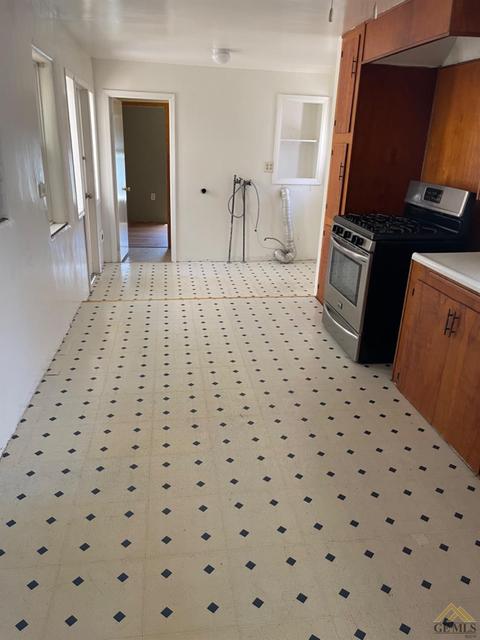 302 Polk St, Taft, CA 93268 photo 8