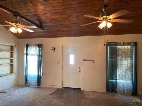 302 Polk St, Taft, CA 93268 photo 4