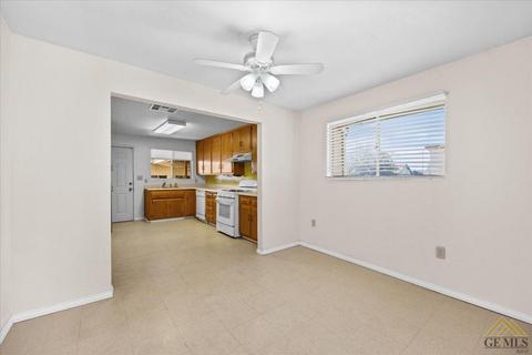 218 Buchanan St, Taft, CA 93268 photo 8