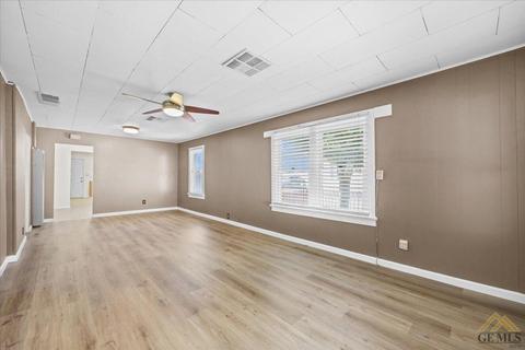218 Buchanan St, Taft, CA 93268 photo 5