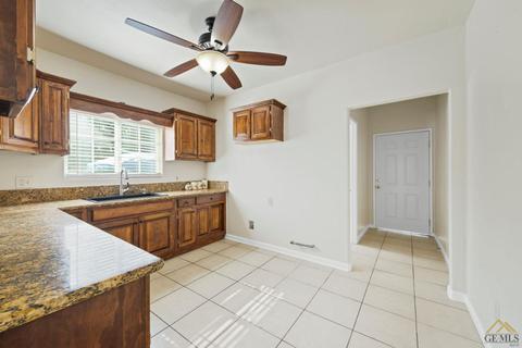 709 Lucard St, Taft, CA 93268 photo 14