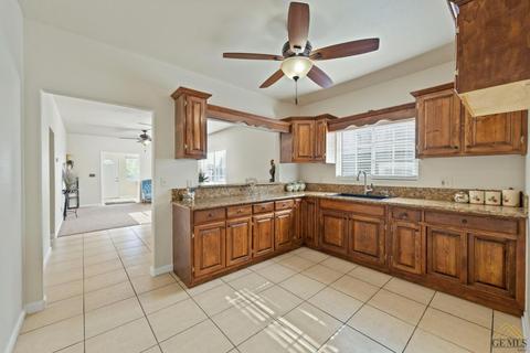 709 Lucard St, Taft, CA 93268 photo 13