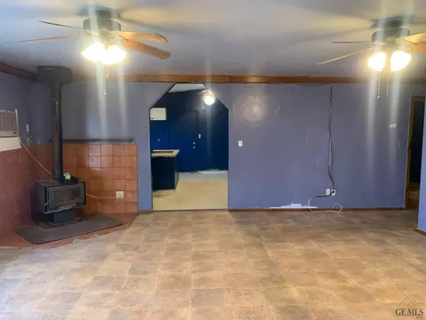 220 Fillmore St, Taft, CA 93268 photo 6