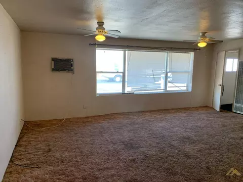 220 Fillmore St, Taft, CA 93268 photo 11