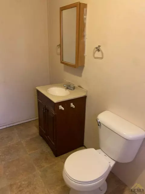 220 Fillmore St, Taft, CA 93268 photo 17