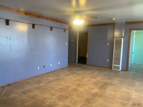 220 Fillmore St, Taft, CA 93268 photo 5