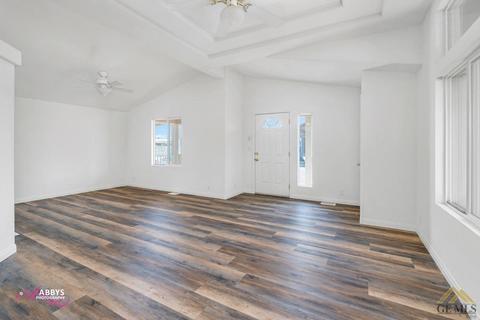 704 45th St, Bakersfield, CA 93301 photo 8